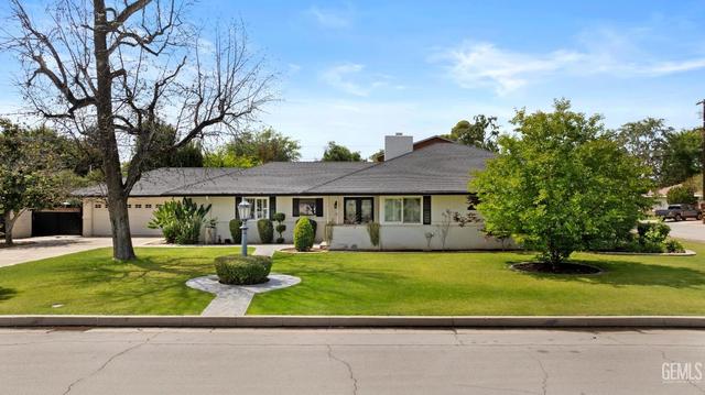 2445 Spruce St, Bakersfield, CA 93301