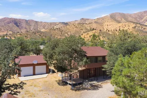 3300 Cook Peak Rd, Lake Isabella, CA 93240