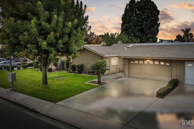 517 New Stine Rd, Bakersfield, CA 93309