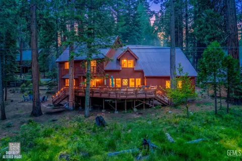 42031 Evergreen Rd, Shaver Lake, CA 93664
