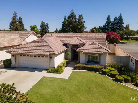 9817 Cinderella Ave, Bakersfield, CA 93311