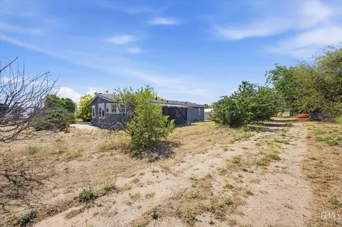 Exterior - 15054 Abajo Ave, Tehachapi, CA 93561 photo 8 of 10