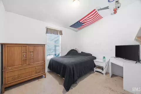 Bedroom - 15054 Abajo Ave, Tehachapi, CA 93561 photo 3 of 4