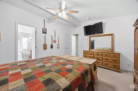 Bedroom - 15054 Abajo Ave, Tehachapi, CA 93561 photo 2 of 4