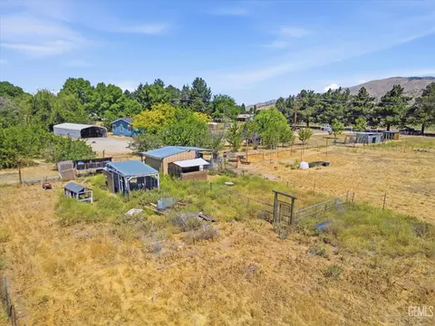 Exterior - 15054 Abajo Ave, Tehachapi, CA 93561 photo 10 of 10