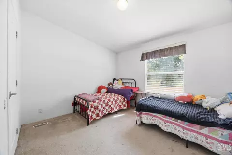 Bedroom - 15054 Abajo Ave, Tehachapi, CA 93561 photo 4 of 4