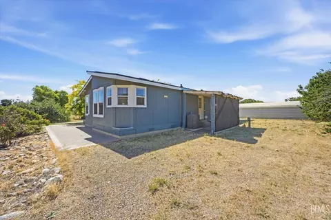 Exterior - 15054 Abajo Ave, Tehachapi, CA 93561 photo 9 of 10