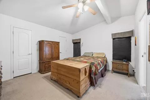 Bedroom - 15054 Abajo Ave, Tehachapi, CA 93561 photo 1 of 4