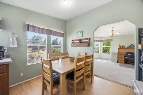 Dining - 15054 Abajo Ave, Tehachapi, CA 93561 photo 1 of 1