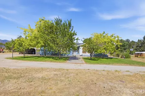 Exterior - 15054 Abajo Ave, Tehachapi, CA 93561 photo 3 of 10