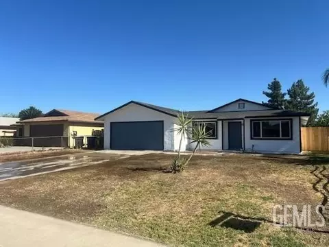 1112 Valencia Ave, Delano, CA 93215