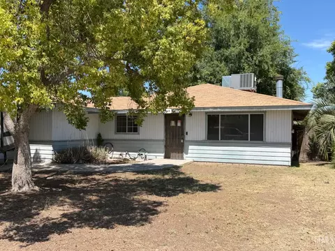 260 Fuller St, Shafter, CA 93263