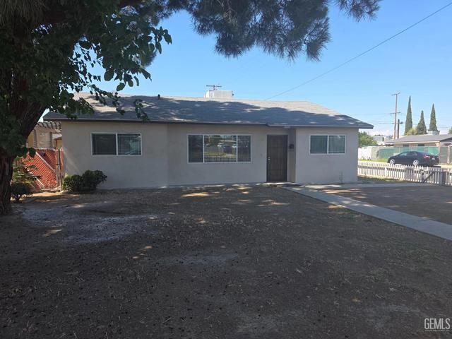 300 Harlow Ave, Mcfarland, CA 93250