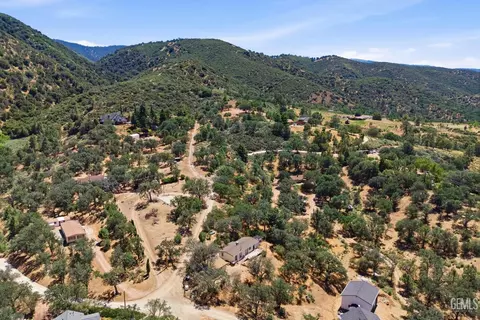 View/Area - 20313 Rex Dr, Tehachapi, CA 93561 photo 3 of 7