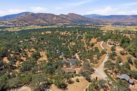 View/Area - 20313 Rex Dr, Tehachapi, CA 93561 photo 6 of 7