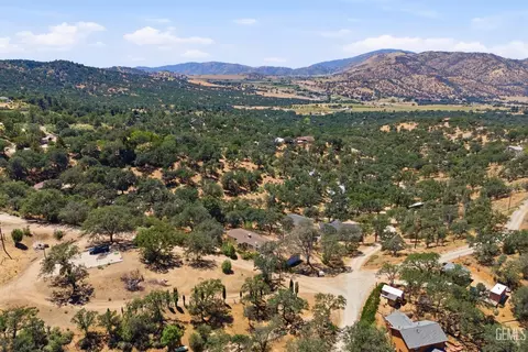 View/Area - 20313 Rex Dr, Tehachapi, CA 93561 photo 5 of 7