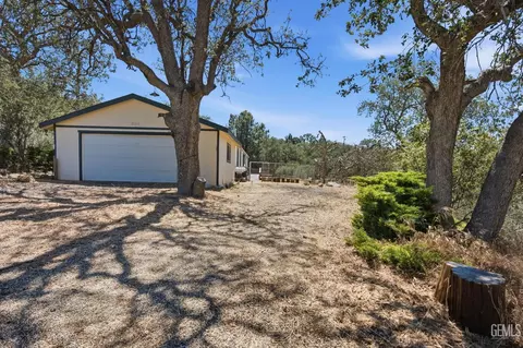 Exterior - 20313 Rex Dr, Tehachapi, CA 93561 photo 3 of 4