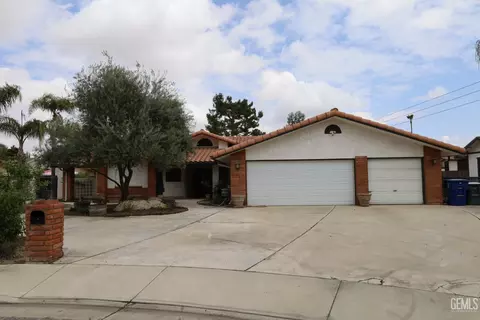5705 Medio Luna Ave, Bakersfield, CA 93306