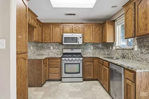 Kitchen - 4414 Sun Devils Ave, Bakersfield, CA 93313 photo 1 of 3