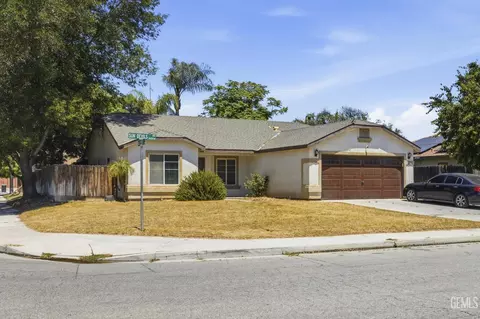 Exterior - 4414 Sun Devils Ave, Bakersfield, CA 93313 photo 3 of 7