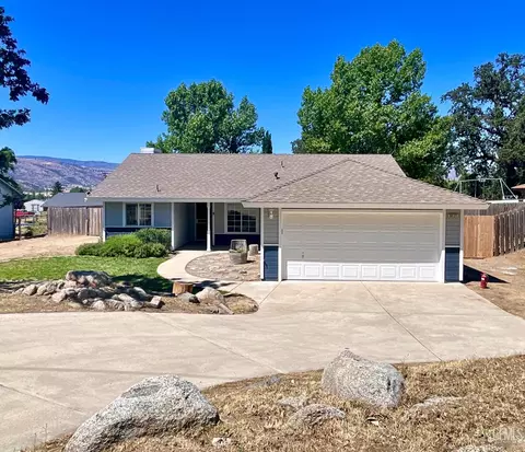 28121 Preakness Dr, Tehachapi, CA 93561