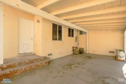 Exterior - 1441 W Jenner St, Lancaster, CA 93534 photo 2 of 7