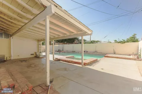 Exterior - 1441 W Jenner St, Lancaster, CA 93534 photo 3 of 7