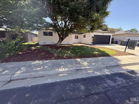 Exterior - 2365 Fordham Ave, Clovis, CA 93611 photo 4 of 10