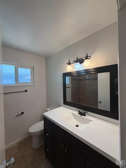 Bath - 2365 Fordham Ave, Clovis, CA 93611 photo 6 of 8