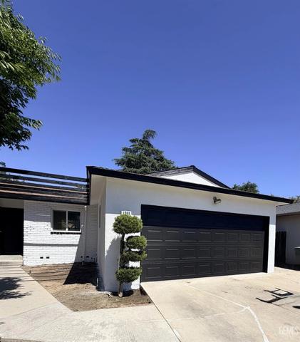 2365 Fordham Ave, Clovis, CA 93611