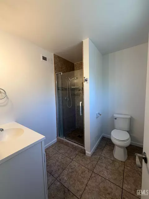 Bath - 2365 Fordham Ave, Clovis, CA 93611 photo 3 of 8