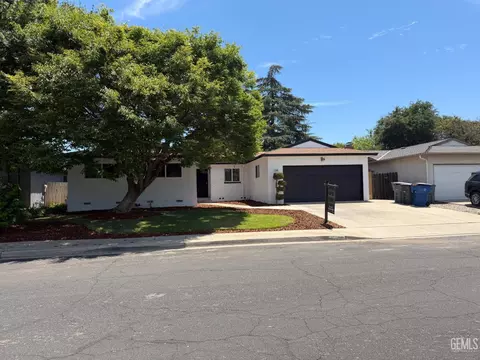 Exterior - 2365 Fordham Ave, Clovis, CA 93611 photo 2 of 10
