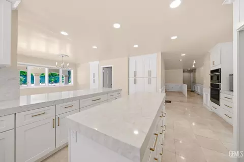 Kitchen - 3916 Pinehurst Dr, Bakersfield, CA 93306 photo 4 of 4