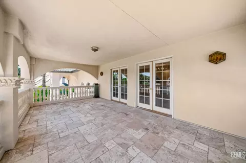Exterior - 3916 Pinehurst Dr, Bakersfield, CA 93306 photo 5 of 15