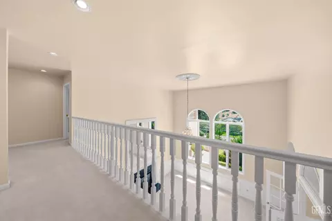 Entry Way - 3916 Pinehurst Dr, Bakersfield, CA 93306 photo 7 of 8