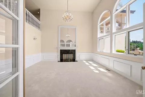 Living - 3916 Pinehurst Dr, Bakersfield, CA 93306 photo 2 of 7