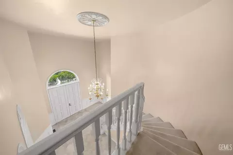 Entry Way - 3916 Pinehurst Dr, Bakersfield, CA 93306 photo 5 of 8