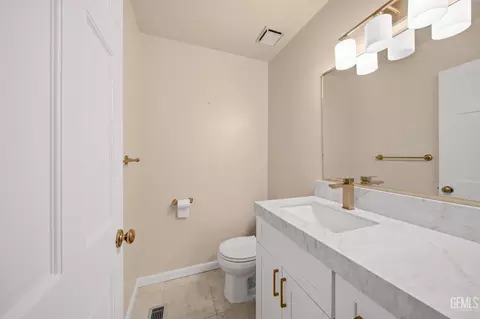Bath - 3916 Pinehurst Dr, Bakersfield, CA 93306 photo 1 of 5