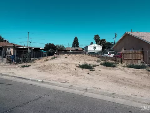 218 S Brown St, Bakersfield, CA 93307