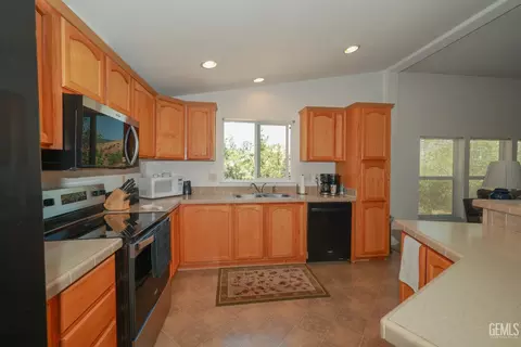Kitchen - 495 Brick Dr, Bodfish, CA 93205 photo 2 of 4