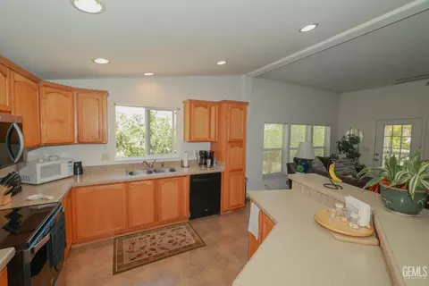 Kitchen - 495 Brick Dr, Bodfish, CA 93205 photo 4 of 4