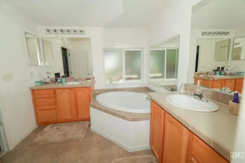 Bath - 495 Brick Dr, Bodfish, CA 93205 photo 2 of 3