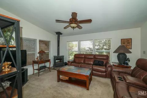 Living - 495 Brick Dr, Bodfish, CA 93205 photo 5 of 6