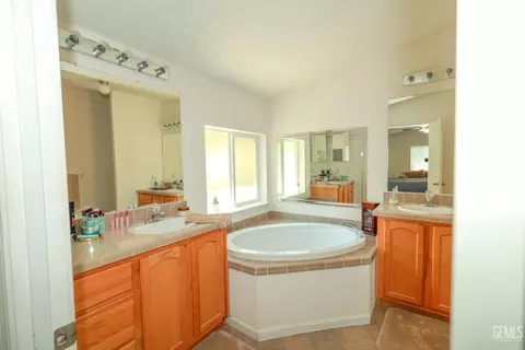 Bath - 495 Brick Dr, Bodfish, CA 93205 photo 1 of 3
