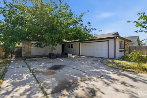 132 S Holly Canyon Dr, Ridgecrest, CA 93555