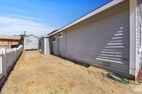 Exterior - 515 Fillmore St, Taft, CA 93268 photo 3 of 7