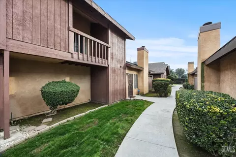 5551 Midsummer Dr #E, Bakersfield, CA 93308 photo 2