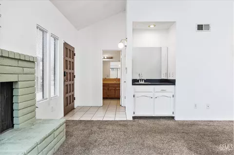 5551 Midsummer Dr #E, Bakersfield, CA 93308 photo 11
