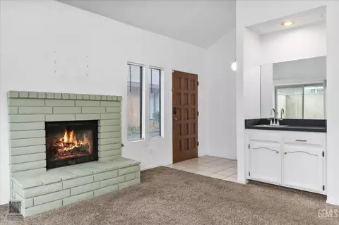 5551 Midsummer Dr #E, Bakersfield, CA 93308 photo 8