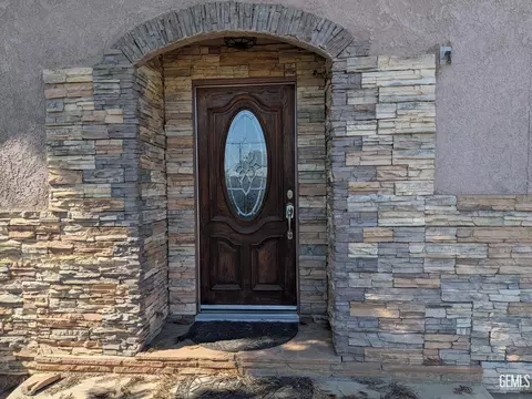 1302 E 19th, Bakersfield, CA 93305